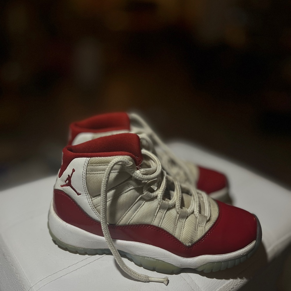 Air Jordan 11 Retro "Cherry" | Size 5Y